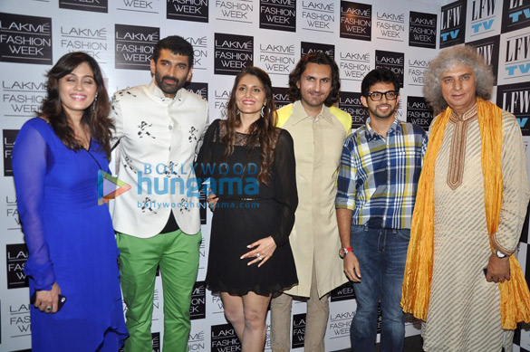 aditya roy kapoor rahul sharma walk at lfw 2013 3