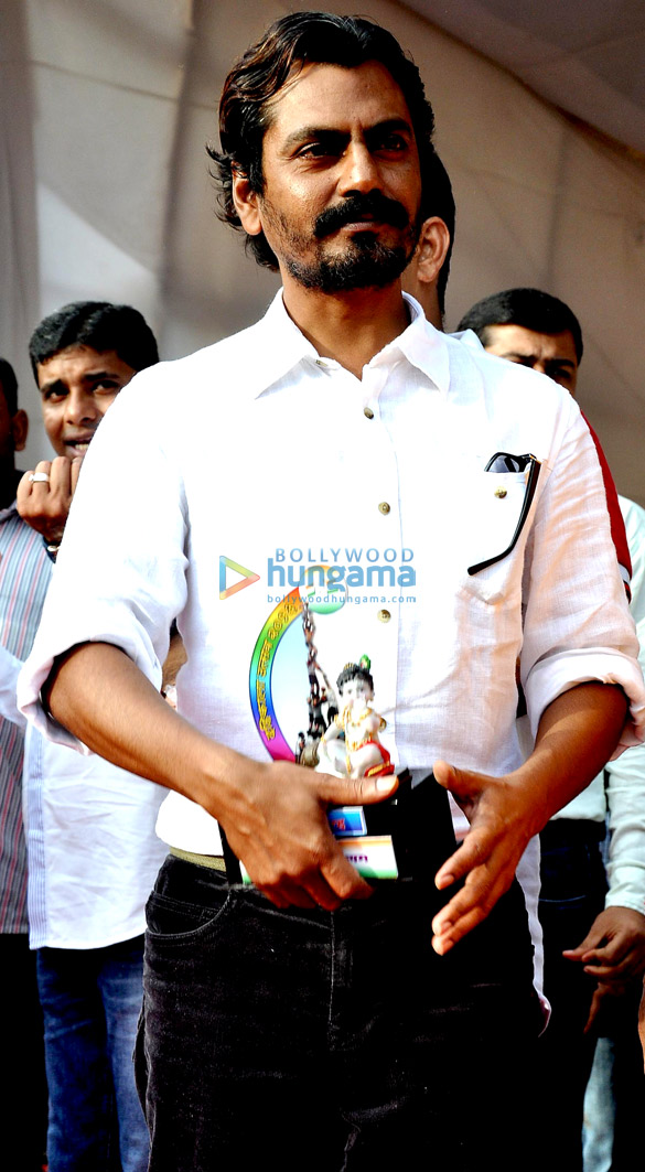 celebs celebrate dahi handi organized by mp sanjay nirupam 14