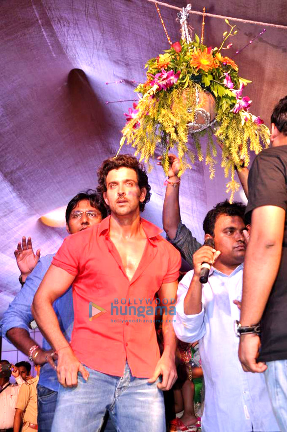 hrithik arjun jacqueline at dahi handi celebration in thane 6