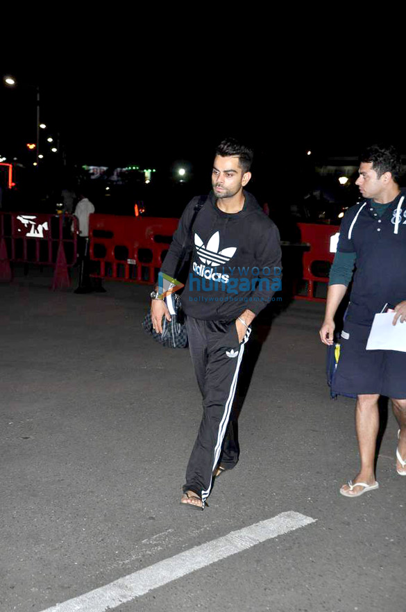 big b john virat kohli snapped at the airport 4