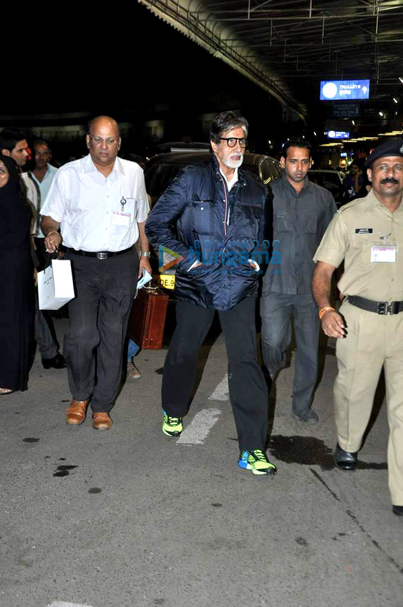 big b john virat kohli snapped at the airport 6