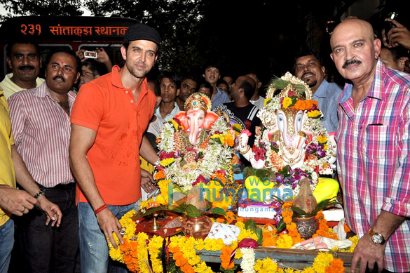 hrithik roshan celebrates ganesh chaturthi 2