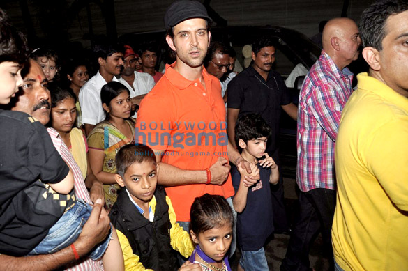 hrithik roshan celebrates ganesh chaturthi 5