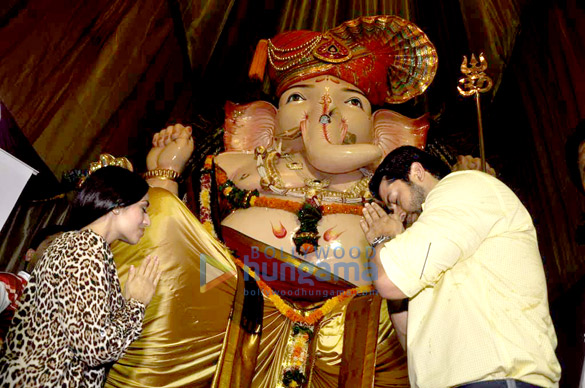 aftab shivdasani visits girgaoncha raja 3