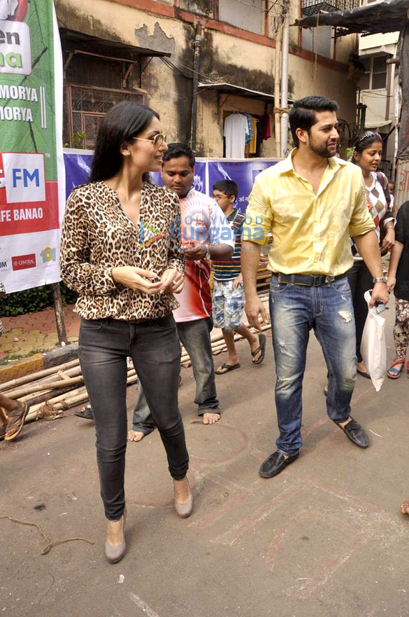 aftab shivdasani visits girgaoncha raja 7