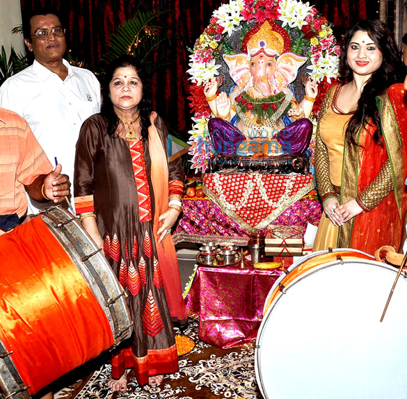 misti mukherjee celebrates ganesh chaturthi at home 3