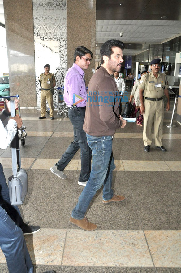 anil kapoor snapped at the airport 5