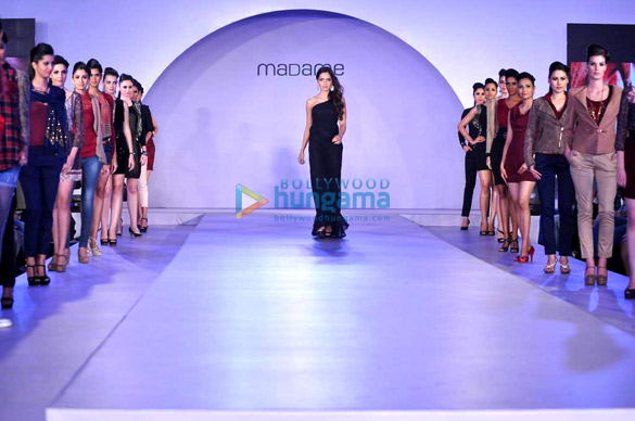 shazahn padamsee walks the ramp at madame fashion show 5