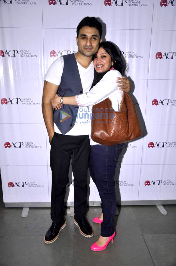 imran khan vir das at ashvin gidwanis theatrical comedy battle of da sexes 5