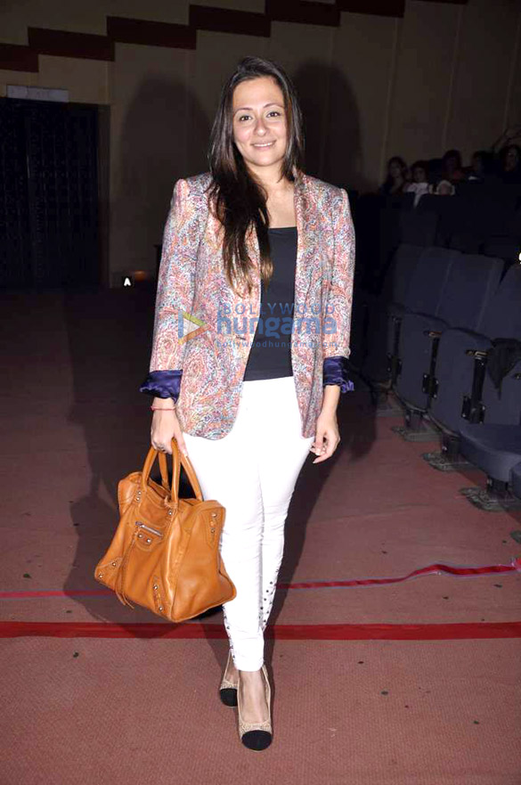 imran khan vir das at ashvin gidwanis theatrical comedy battle of da sexes 10