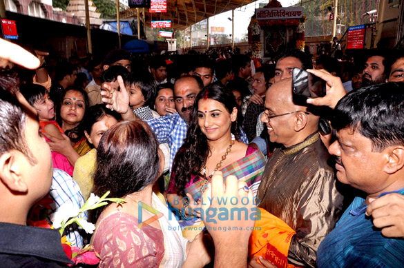 vidya balan visits siddhivinayak temple 6