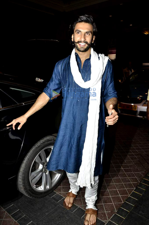 ranveer singh snapped in traditional attire 6