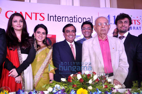 aishwarya graces giants awards celebrations 2