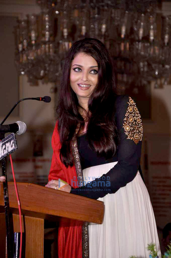 aishwarya graces giants awards celebrations 5