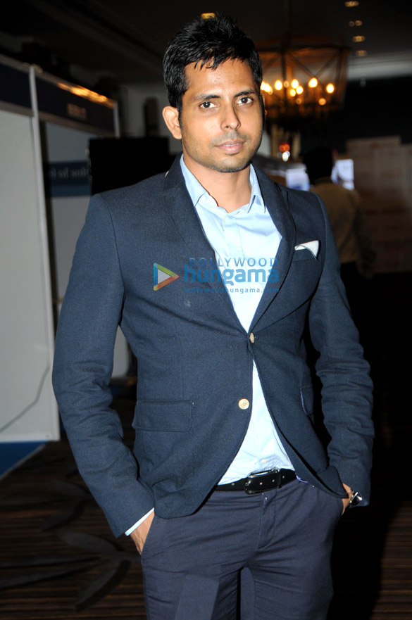 karisma sonu nigam grace globoil india 2013 awards 27