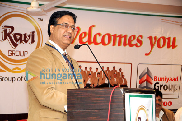 raju manwanis words of wisdom at the brokers meet organized by buniyaad group 3