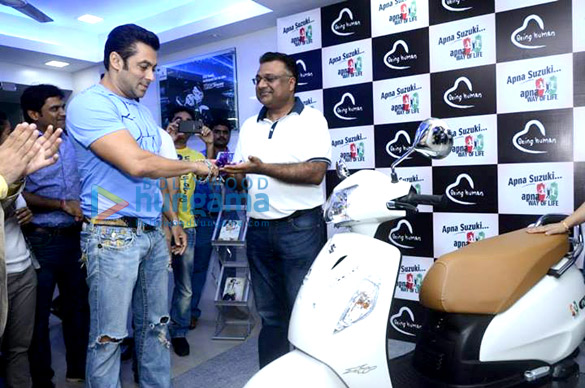 launch of suzuki access 125 special being human edition 4
