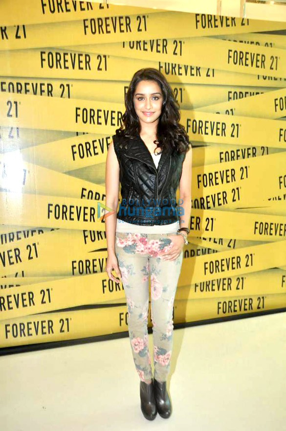 shraddha kapoor at forever 21 store launch 6