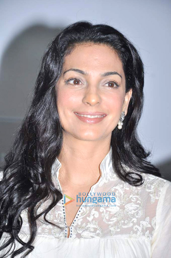 juhi chawla discusses radiation caused by mobile towers 6