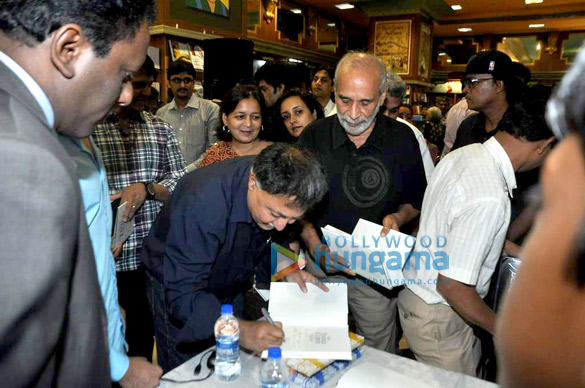 launch of mansoor khans book the third curve 4