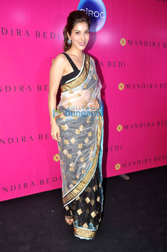 mandira launches her saree line store 6