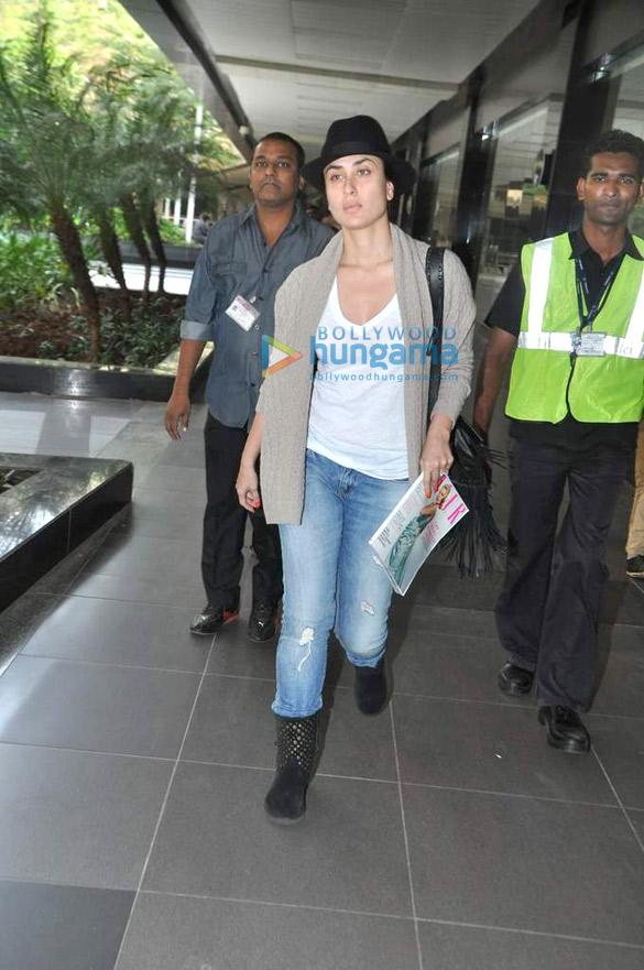 saif kareena imran snapped at the airport 9