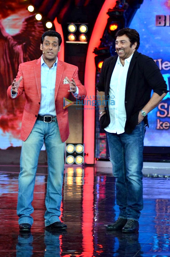 sunny deol promotes singh saab the great on bigg boss 7 9