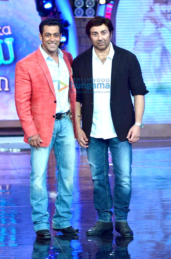 sunny deol promotes singh saab the great on bigg boss 7 2