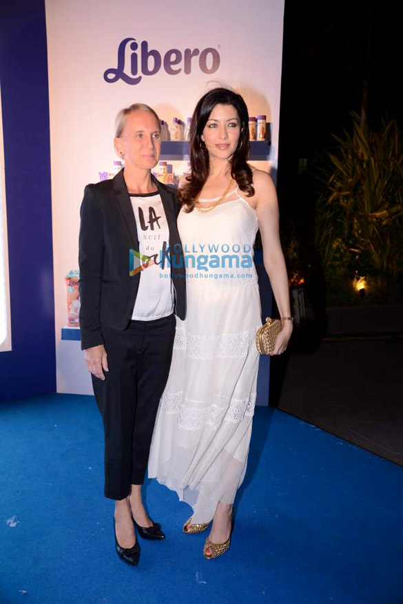 karisma kapoor at the launch of scas products 6