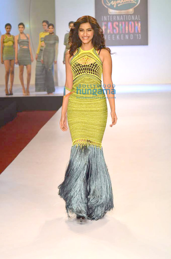 sonam kapoor snapped in a unique creation by mark fast 4
