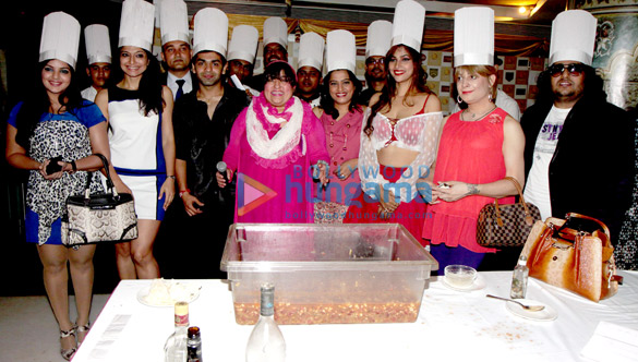 celebs at cake mixing ceremony for christmas 2