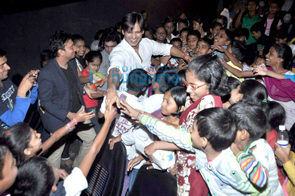 vivek oberoi at the special screening of krrish 3 for kids 5