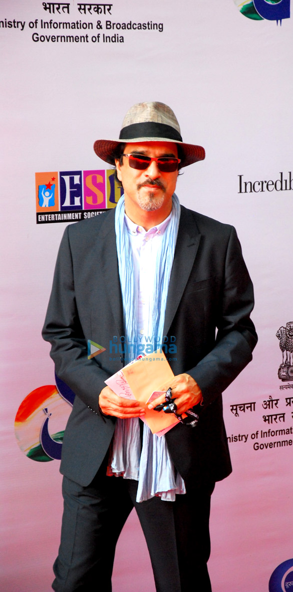 celebs grace closing ceremony of iffi 2013 4