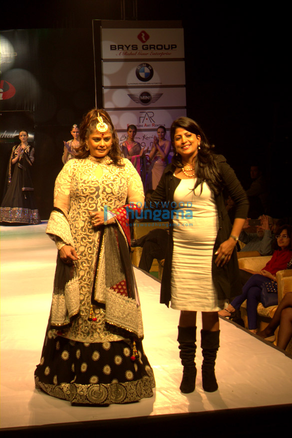 preeti singhal showcases her indian couture at runway rising 2