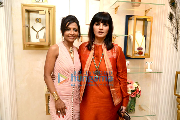raveena launches dimple nahars 2 divine lifestyle store 5