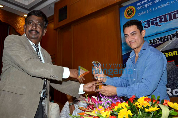 aamir khan inaugurates road safety week in mumbai 8