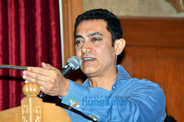 aamir khan inaugurates road safety week in mumbai 11