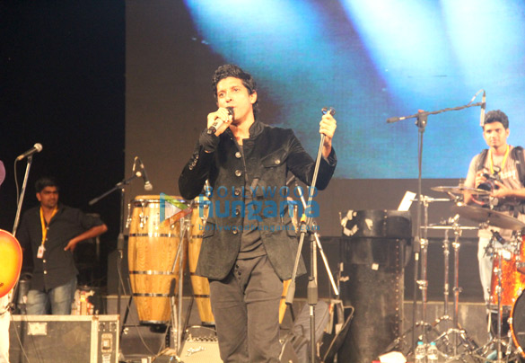 farhan akhtar performs live at alegria 2014 2
