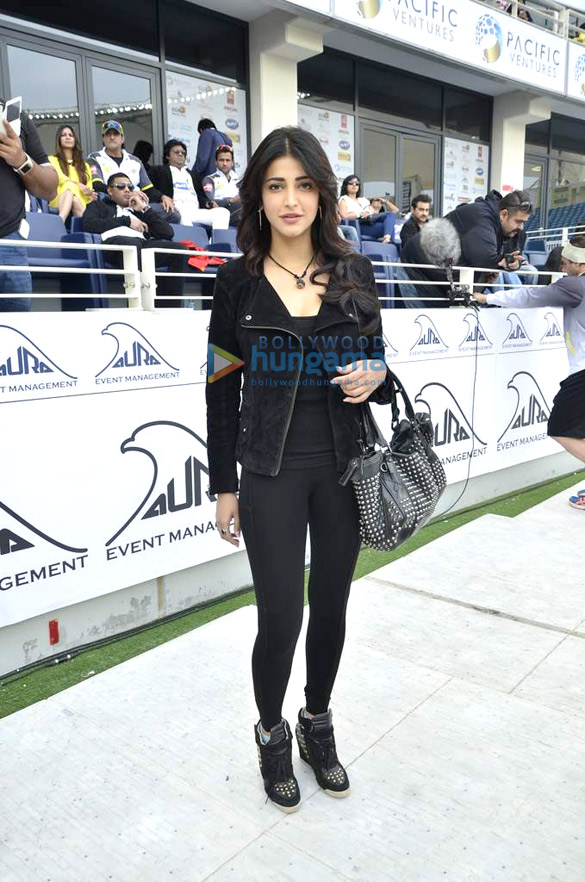 salman chitrangda tanisha armaan at ccl match in dubai 24