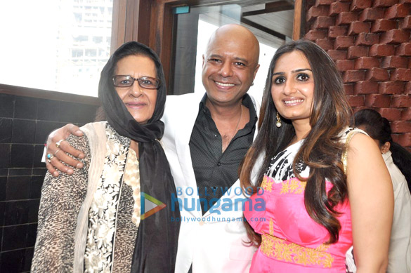naved jaaferis surprise birthday bash hosted by sayeeda jaaferi 6