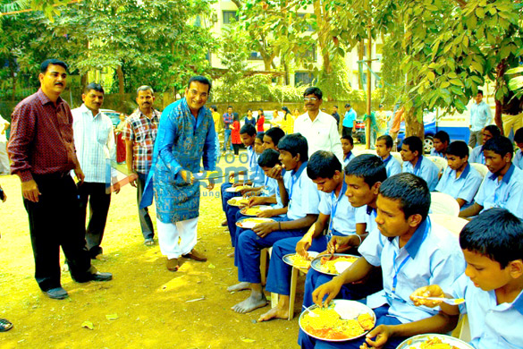 abhijeet feeds blinds kids on the occasion of saraswati pooja 8