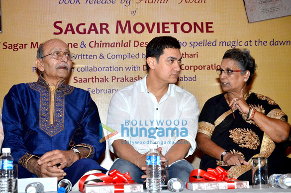 aamir khan launches the book sagar movietone 10