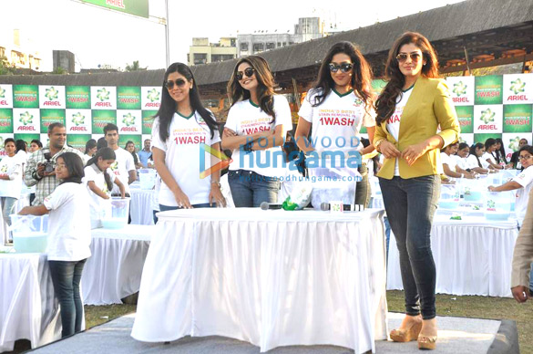raveena sakshi at ariel attempt for a guinness world record 3