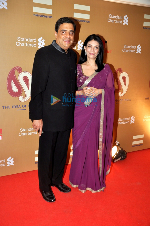 rahul bose at the idea of indias auction 11