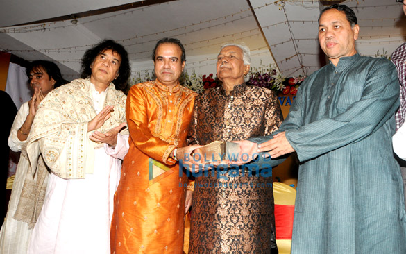 ustad ghulam mustafa khan honored at the 14th vasantotsav 3