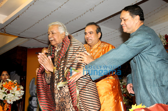 ustad ghulam mustafa khan honored at the 14th vasantotsav 4