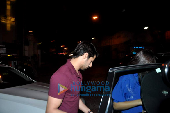 sussanne sidharth snapped at bandra 3