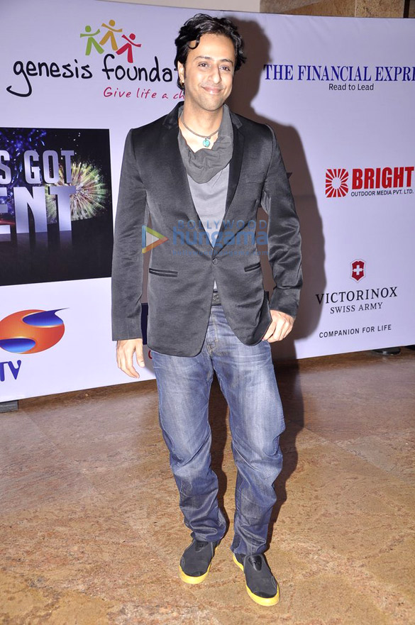 sunny leone mugdha at ceos got talent show 6
