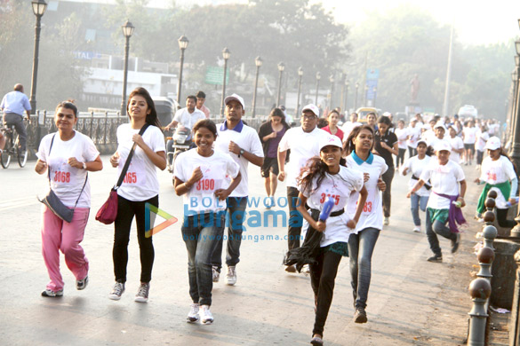 kunal kapoor flagged off feminas run for a cause marathon in pune 7