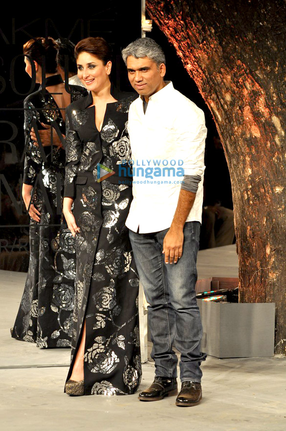 kareena walks for rajesh pratap singh at lfw 2014 4